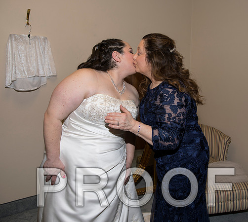 8L2A5557 aaa Wedding Photos - Bride getting ready
