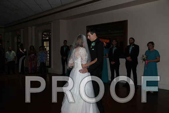 8L2A1250 Wedding First Dance