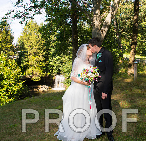 8L2A1164 aaa Wedding - Bride and groom with family and bridal party