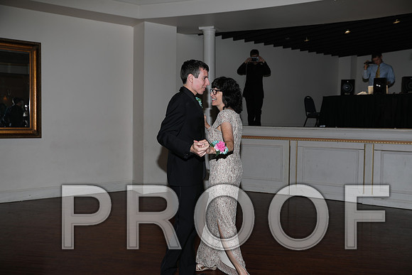 8L2A1466 Wedding Mother / Son Dance