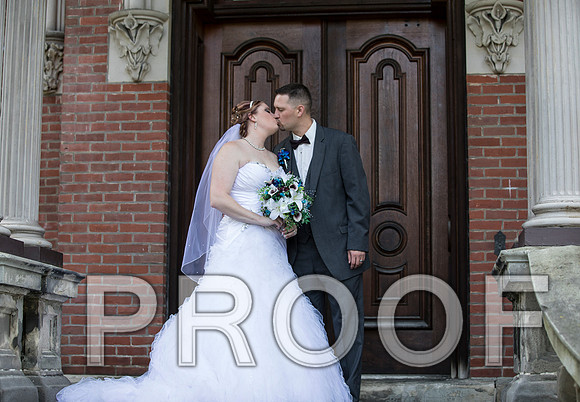 8L2A7730 aaa Wedding - Bride and groom with bridal party