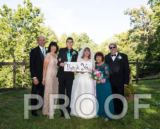 8L2A1221 aaa Wedding - Bride and groom with family and bridal party