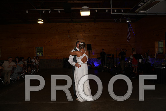 8L2A2720 Wedding - First Dance