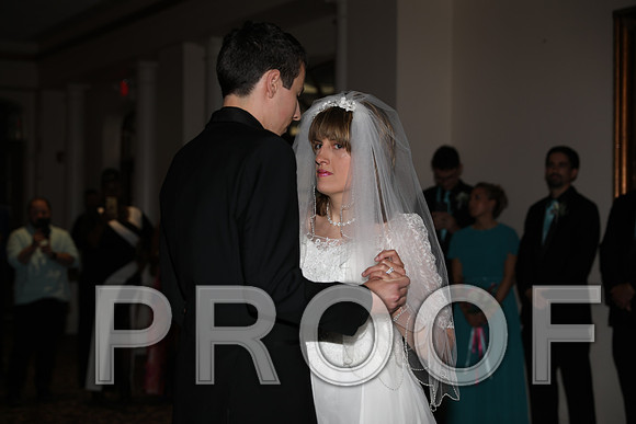 8L2A1256 Wedding First Dance