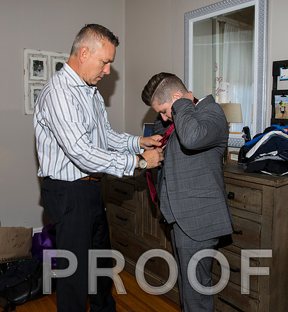 8L2A3162 aaa Wedding Photos - The groom and family getting ready