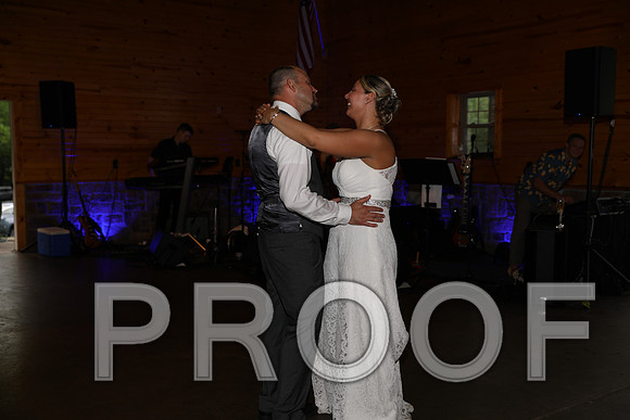 8L2A2701 Wedding - First Dance