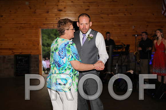 8L2A2765 Wedding - Mother / Son Dance