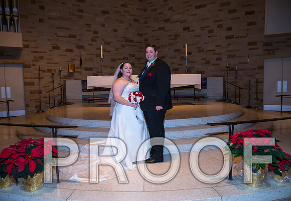 8L2A5895 aaa Wedding Photos - Bride & Groom with family