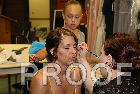 IF6A5100 Wedding - Bride preparing for the big day