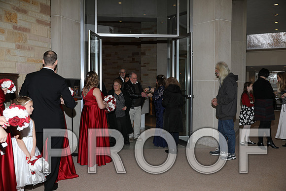 8L2A5855 Wedding Photos - Bride & Groom with family