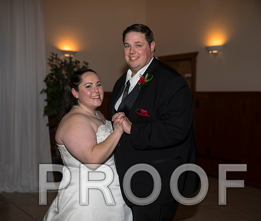 8L2A6339 aaa Wedding Photos - The first dance