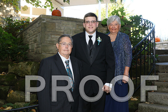 IF6A7337 Wedding Day - Groom and Family