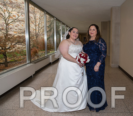 8L2A5578 aaa Wedding Photos - Bride with bridal party and family