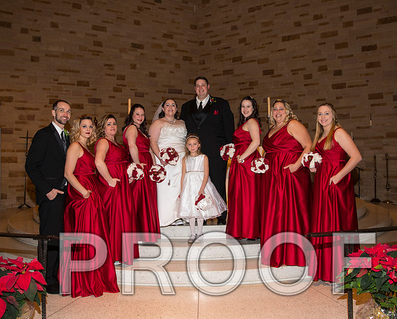 8L2A5953 aaa Wedding Photos - Bride & Groom with family