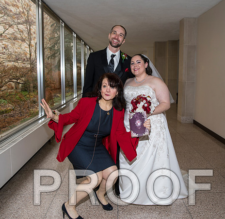 8L2A5610 aaa Wedding Photos - Bride with bridal party and family