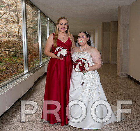 8L2A5615 aaa Wedding Photos - Bride with bridal party and family