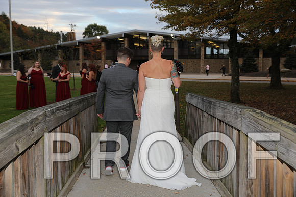 8L2A3509 Wedding Photos - the bride and groom along with the bridal party