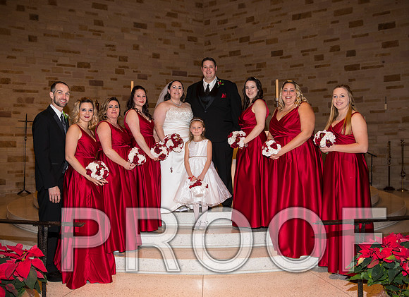 8L2A5949 aaa Wedding Photos - Bride & Groom with family