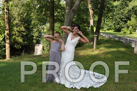 IF6A5612 Wedding - Bride and Groom with the bridal party