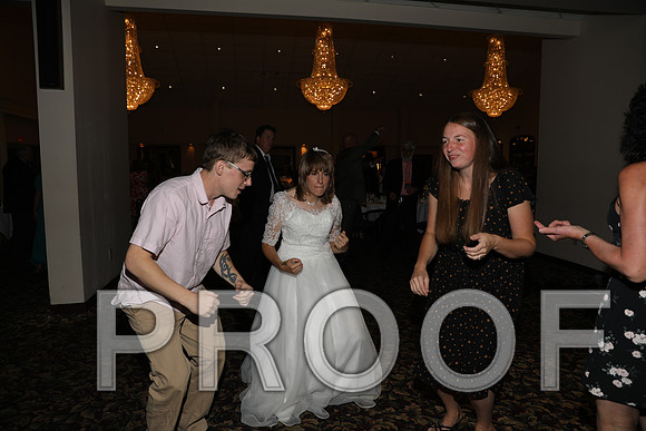 8L2A1568 Wedding Reception Let the Party Start