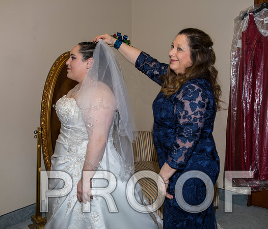 8L2A5541 aaa Wedding Photos - Bride getting ready