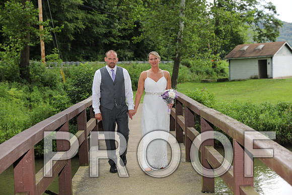 8L2A2012 Wedding - The Bride and Groom