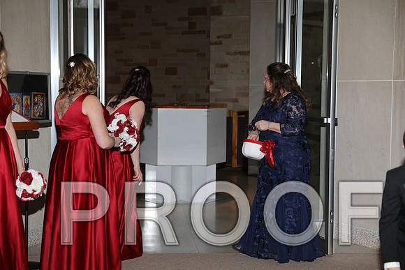 8L2A5858 Wedding Photos - Bride & Groom with family