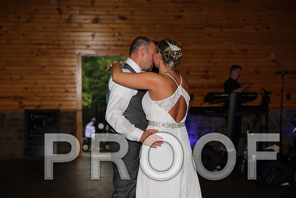 8L2A2727 Wedding - First Dance