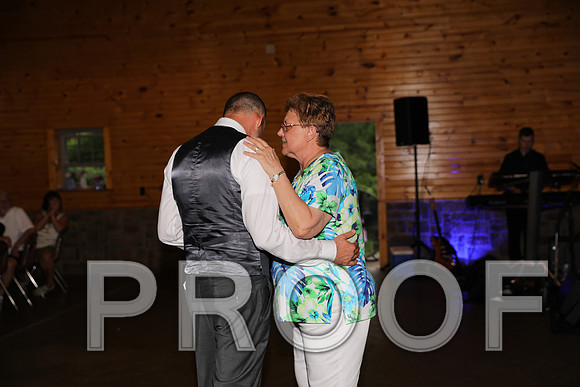 8L2A2782 Wedding - Mother / Son Dance