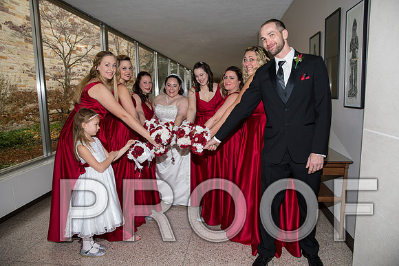 8L2A5627 aaa Wedding Photos - Bride with bridal party and family