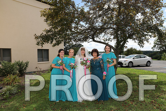 8L2A0698 Wedding  The Bride with family and the bridemaids