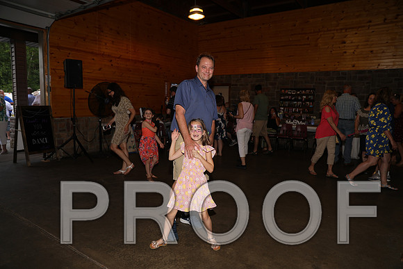 8L2A2810 Wedding - Reception Let the Party Start
