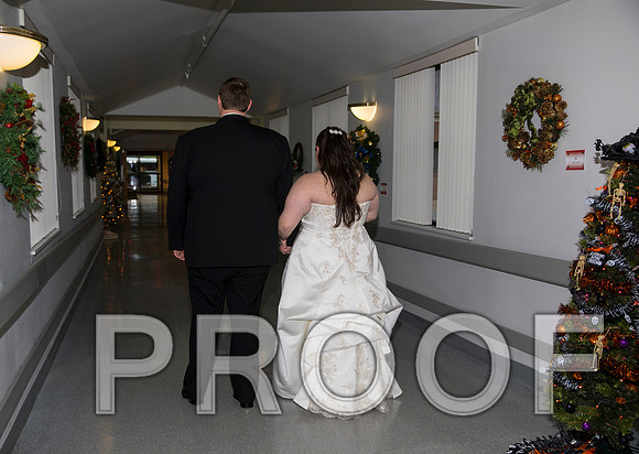 8L2A6054 aaa Wedding Photos - Bride & Groom with the bridal party
