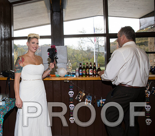 8L2A3213 aaa Wedding Photos - The bride with family and bridesmaids