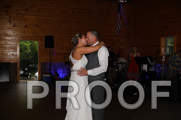 8L2A2713 Wedding - First Dance