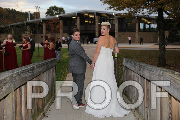 8L2A3513 Wedding Photos - the bride and groom along with the bridal party