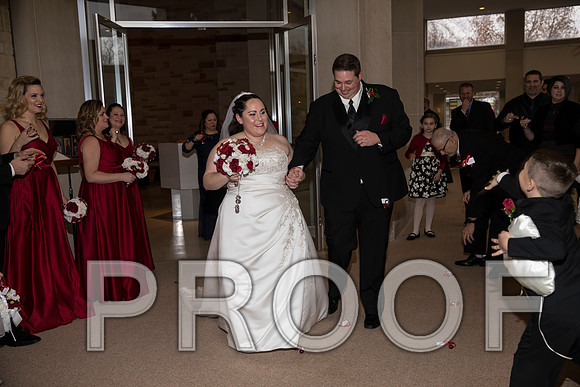 8L2A5873 aaa Wedding Photos - Bride & Groom with family