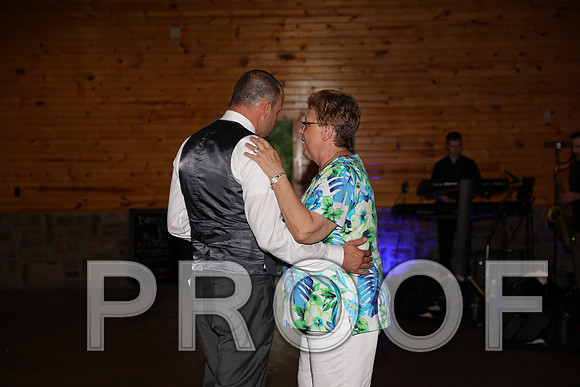 8L2A2762 Wedding - Mother / Son Dance