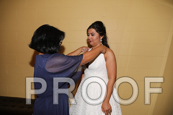 8L2A5324 Wedding - Bride getting ready for the big day