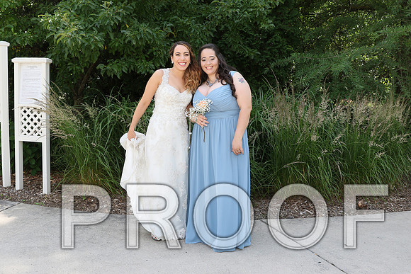 IF6A1612 / The bride with her mother and bridesmaids