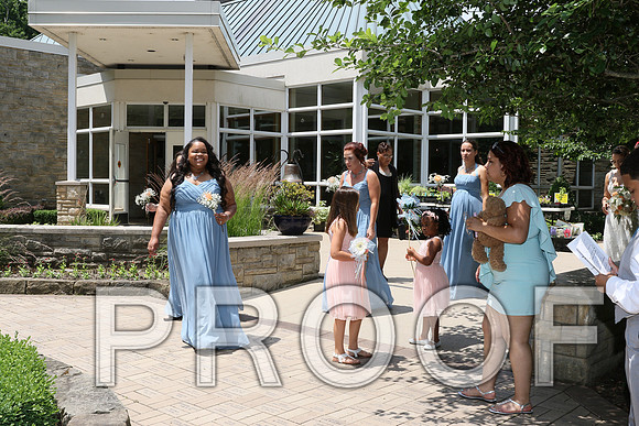 IF6A1640 / The bride with her mother and bridesmaids