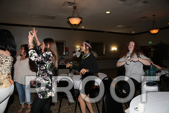 8L2A0377 Guests & Family Dancing and Partying