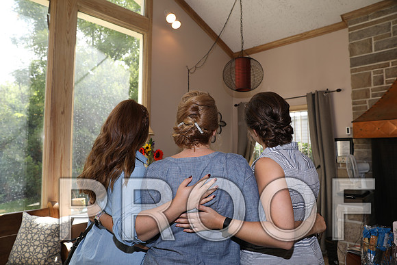8L2A3827 Wedding Photos Bride Getting Ready