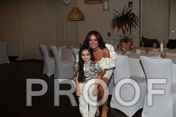 8L2A6564 Beautiful event surrounded by family and friends