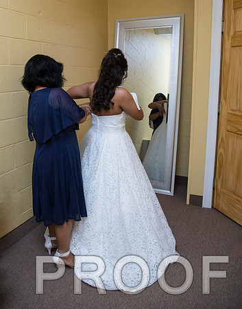 8L2A5289 aaa Wedding - Bride getting ready for the big day