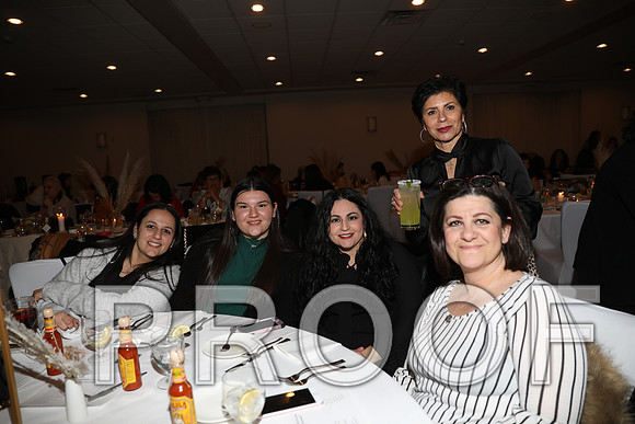 8L2A6695 Beautiful event surrounded by family and friends