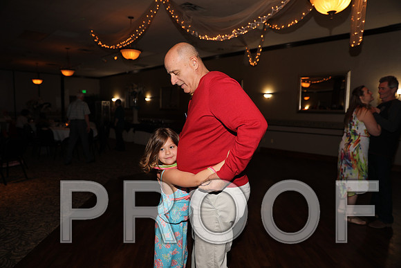 8L2A0101 Guests & Family Dancing and Partying