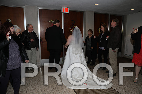 8L2A5882 Wedding Photos - Bride & Groom with family