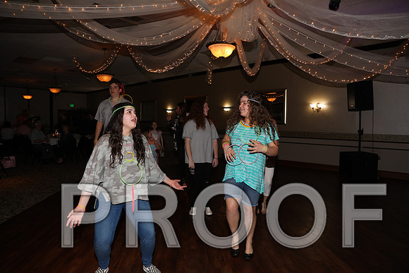 8L2A0214 Guests & Family Dancing and Partying