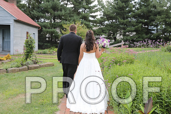 8L2A5883 Wedding - Bride and Groom with the Bridal Party